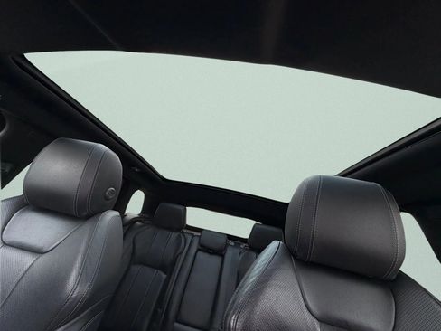 Used 2019 Land Rover Range Rover Evoque image 36