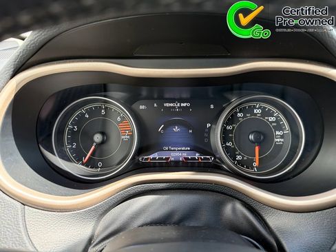 Certified 2018 Jeep Cherokee Limited FWD image 53