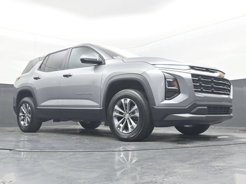 Used 2025 Chevrolet Equinox LT FWD image 23