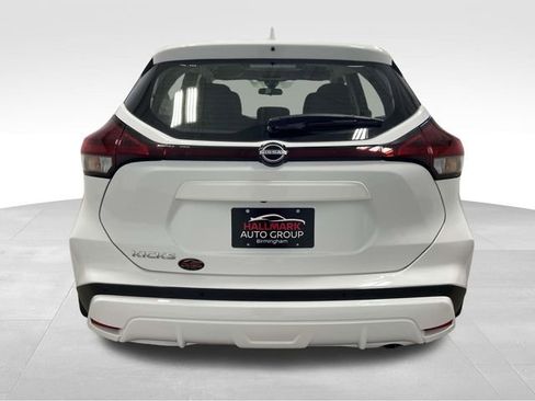 New 2025 Nissan Kicks Play S FWD image 3