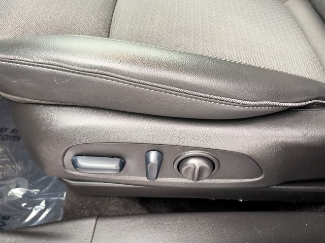 Used 2023 Buick Encore GX Select w/ Sport Touring Package FWD image 17
