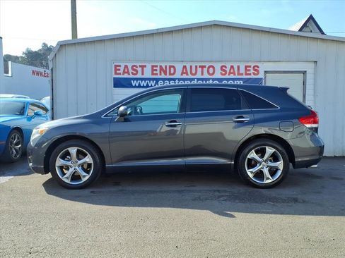 Used 2009 Toyota Venza AWD image 2
