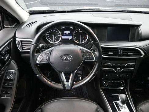 Used 2017 INFINITI QX30 Premium w/ Technology Package image 22