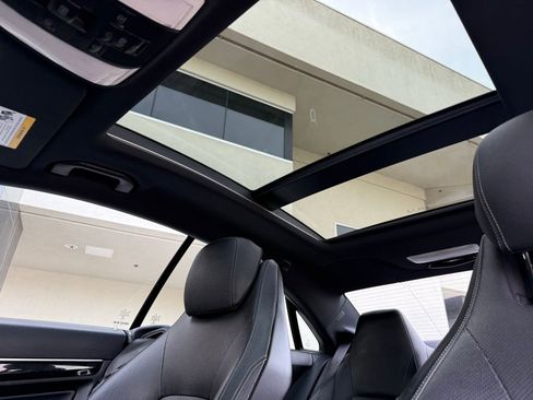 Used 2017 Mercedes-Benz E 400 Coupe image 2