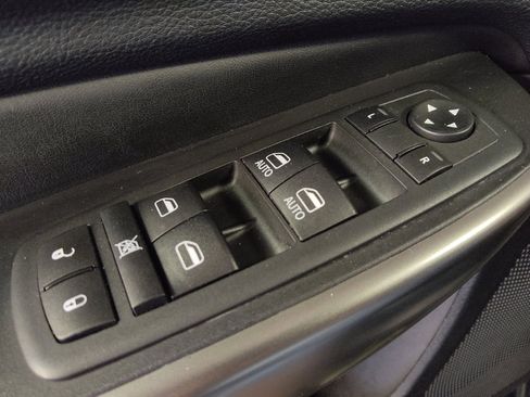 Used 2020 Jeep Cherokee Limited image 27