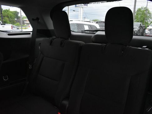 Used 2023 Ford Explorer XLT AWD/4WD image 18