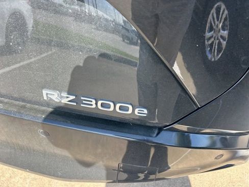 Used 2024 Lexus RZ 300e Premium image 4