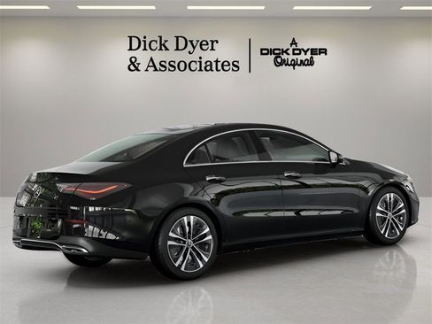 Used 2025 Mercedes-Benz CLA 250 image 11