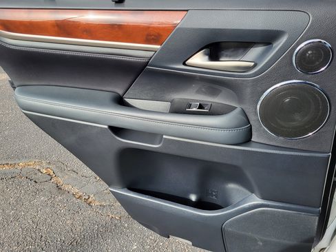 Used 2016 Lexus LX 570 4WD image 13