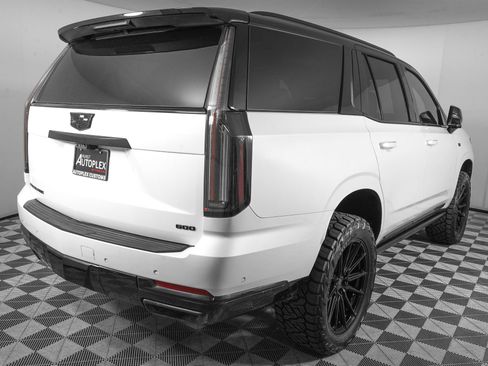 Used 2025 Cadillac Escalade Sport Platinum w/ LPO, ONYX Package AWD/4WD image 5