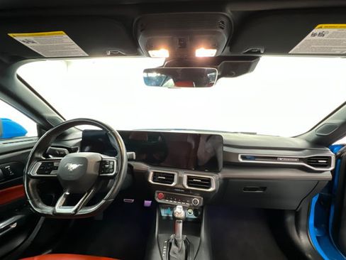 Used 2025 Ford Mustang Premium RWD image 9