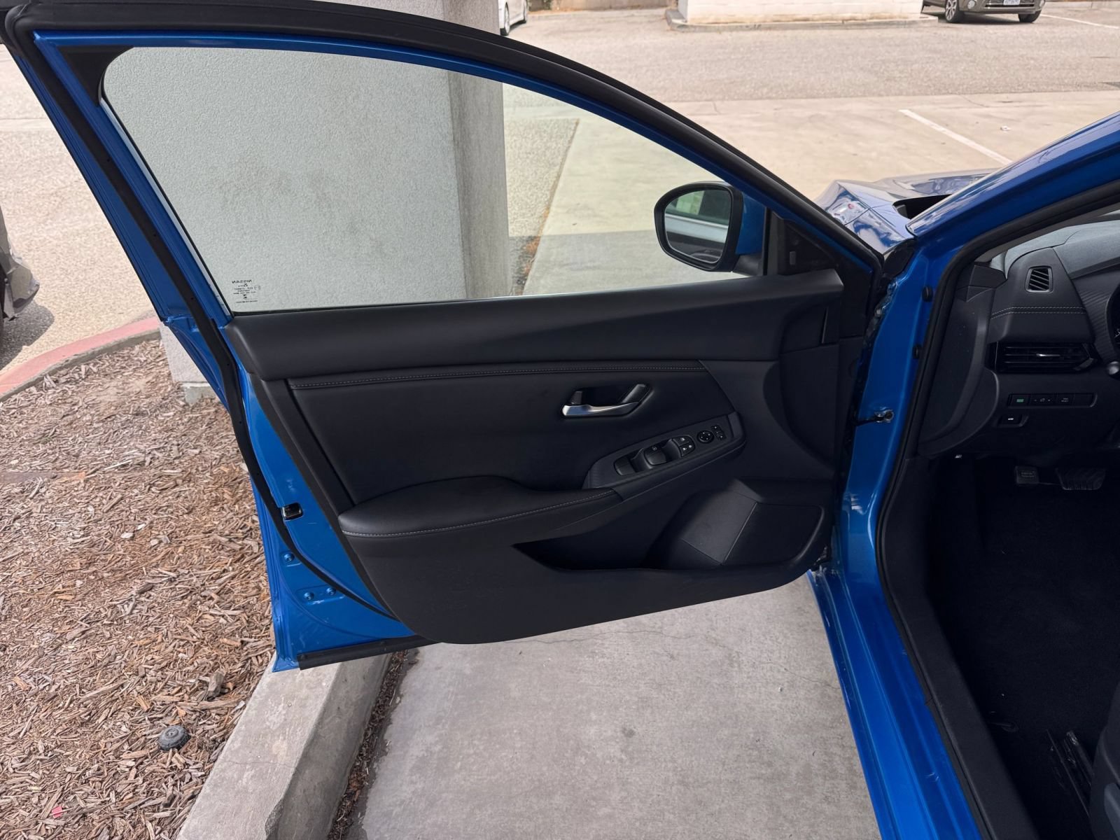 Used 2025 Nissan Sentra SV FWD image 18