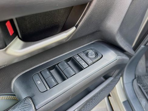 Certified 2025 Toyota Tacoma 4x4 Double Cab Hybrid image 17