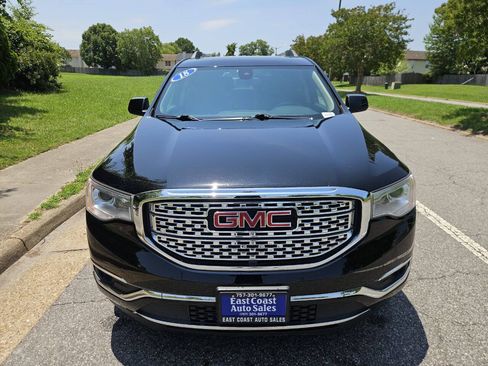 Used 2018 GMC Acadia Denali w/ Technology Package AWD/4WD image 8