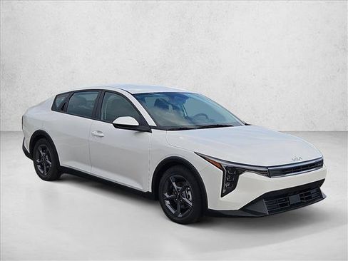Used 2025 Kia K4 FWD image 3