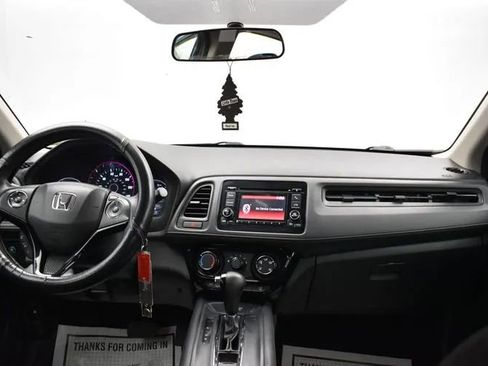 Used 2017 Honda HR-V LX image 19