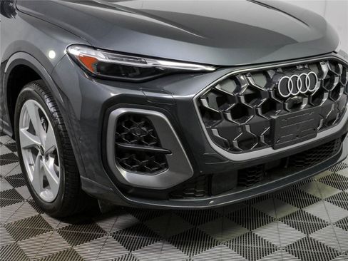 Used 2025 Audi Q5 Prestige w/ 20" Wheel Package AWD/4WD image 39
