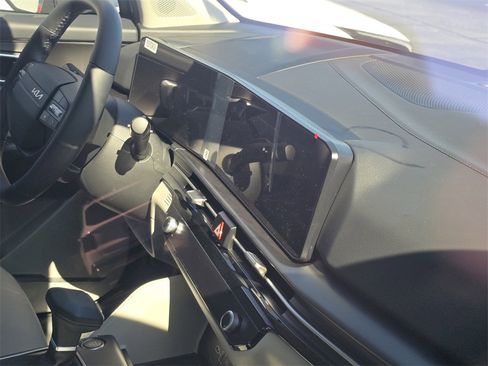 New 2026 Kia Sportage EX image 9