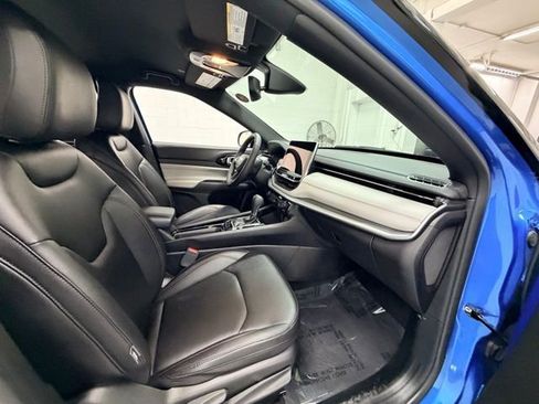 Used 2024 Jeep Compass Limited image 27