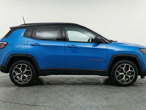 Used 2025 Jeep Compass Limited AWD/4WD image 11