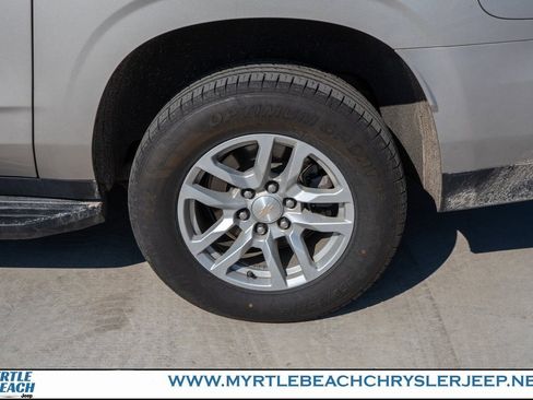 Used 2023 Chevrolet Suburban LT image 12