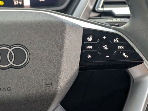 Used 2024 Audi Q4 e-tron Prestige image 11
