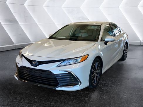 Used 2022 Toyota Camry XLE image 5