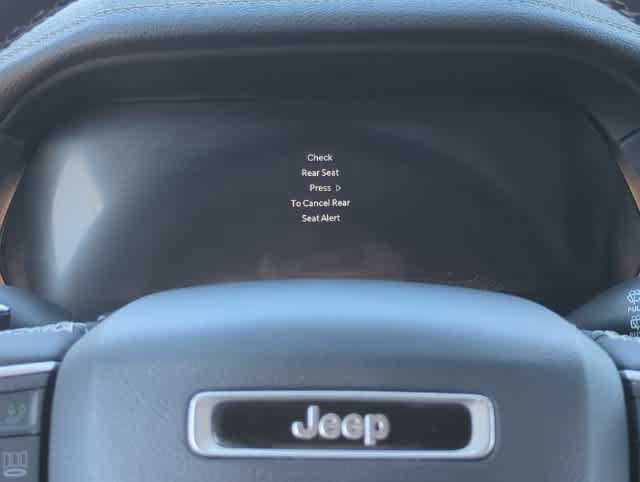 Used 2023 Jeep Grand Cherokee L Limited AWD/4WD image 35