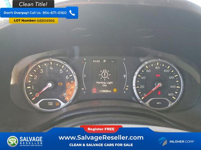Used 2015 Jeep Renegade Latitude FWD image 12