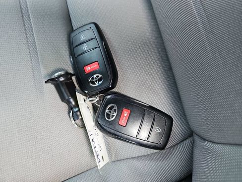 Used 2025 Toyota Tacoma TRD Sport AWD/4WD image 39