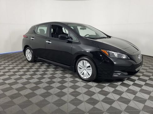 Used 2025 Nissan Leaf S FWD image 2