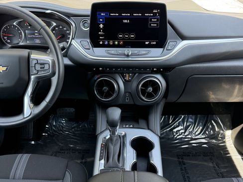 Used 2024 Chevrolet Blazer LT w/ Convenience Package FWD image 21