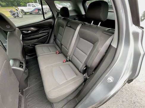 Used 2024 GMC Terrain SLE w/ Driver Convenience Package FWD image 24