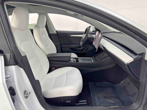 Used 2023 Tesla Model 3 Standard Range image 16