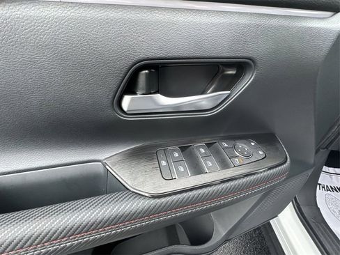 New 2025 Nissan Kicks SR image 13