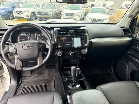 Used 2021 Toyota 4Runner Venture image 15