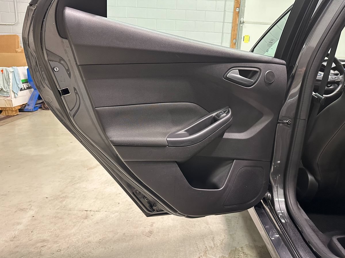 Used 2015 Ford Focus ST w/ Equipment Group 402A FWD image 20