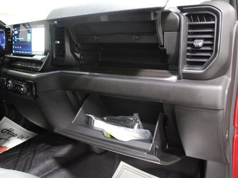 Used 2022 Chevrolet Silverado 1500 LT w/ Convenience Package II image 26