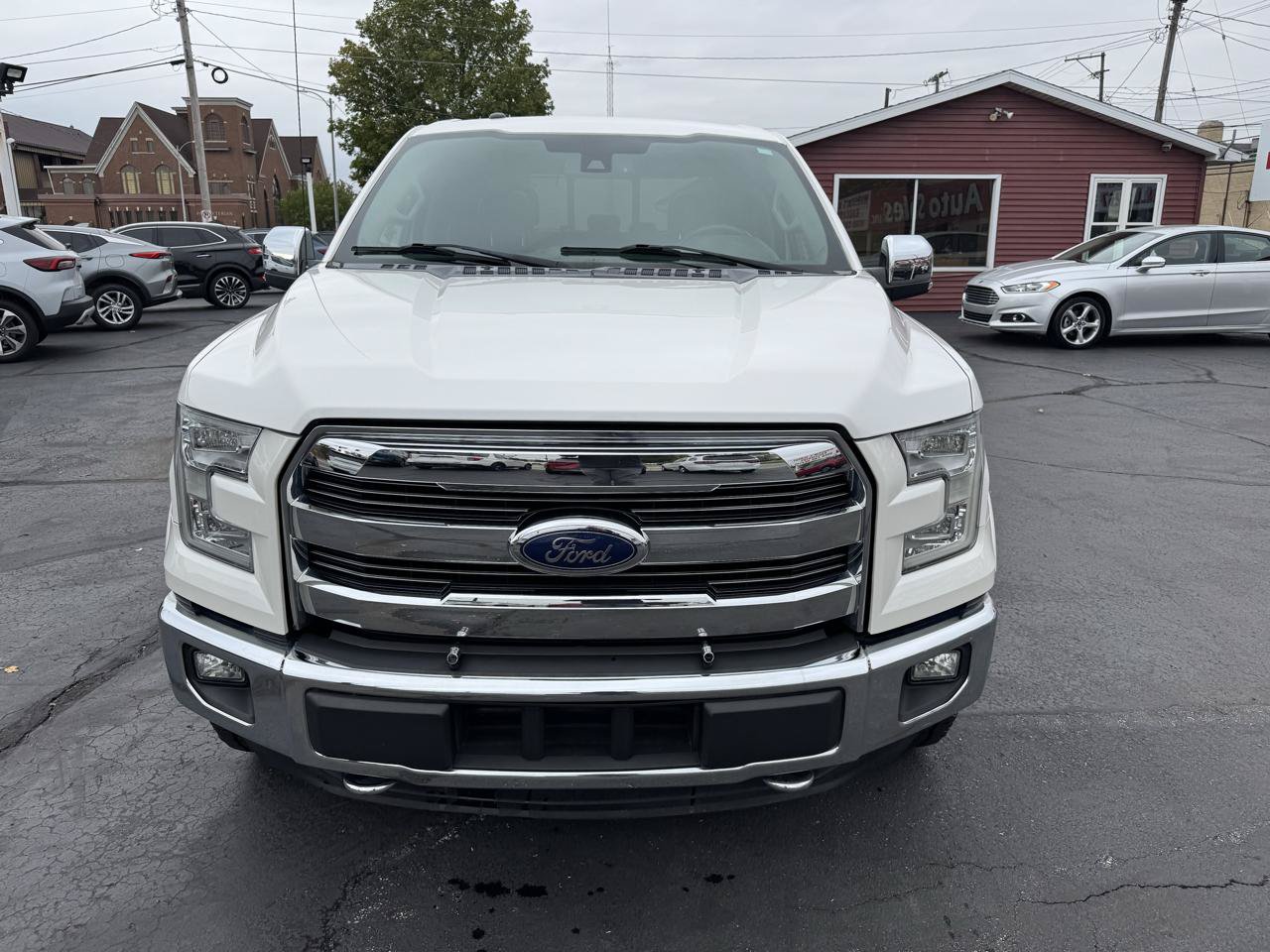 Used 2015 Ford F150 Lariat w/ Equipment Group 502A Luxury AWD/4WD image 3