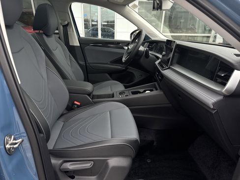 New 2026 Volkswagen Tiguan SE image 29