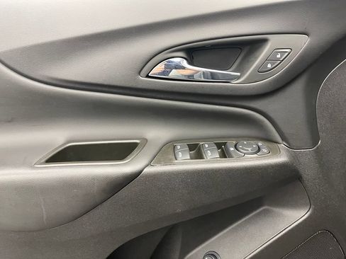 Used 2024 Chevrolet Equinox LT FWD image 16