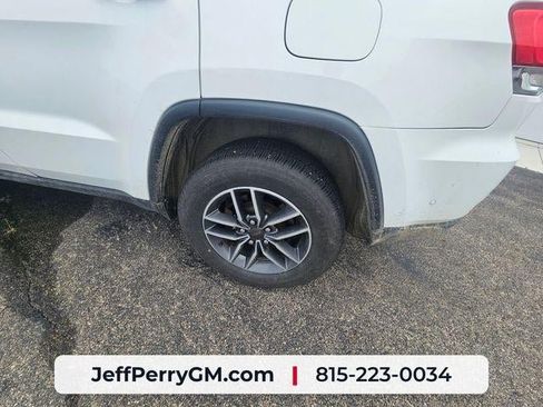 Used 2019 Jeep Grand Cherokee Limited w/ Luxury Group II AWD/4WD image 14