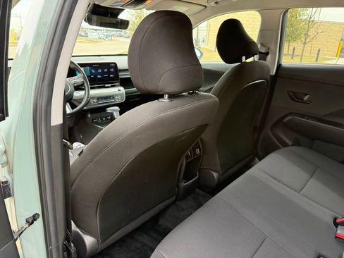 Certified 2025 Hyundai Kona SEL image 23