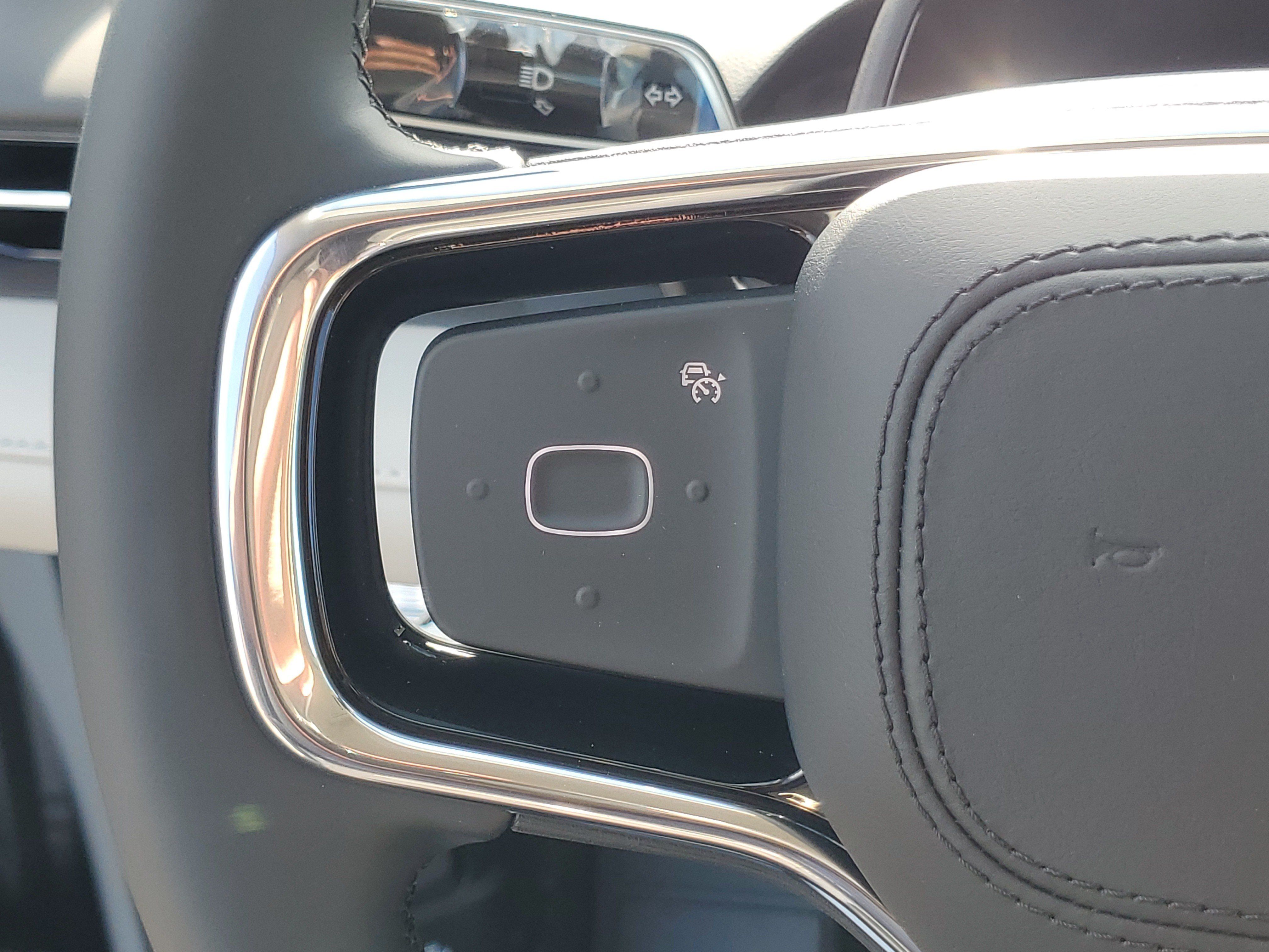 New 2026 Lincoln Nautilus Premier AWD/4WD image 16