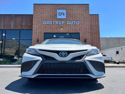 Used 2022 Toyota Camry XSE w/ Carpet Mat Package (TMS) FWD image 2