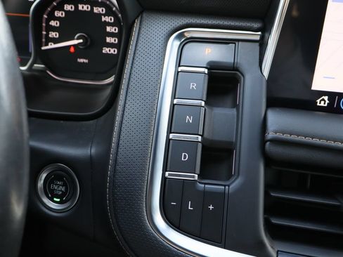Used 2021 GMC Yukon AT4 w/ Rear Media and Nav Package AWD/4WD image 18