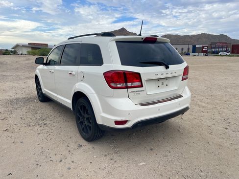Used 2019 Dodge Journey SE w/ Premium Group FWD image 3