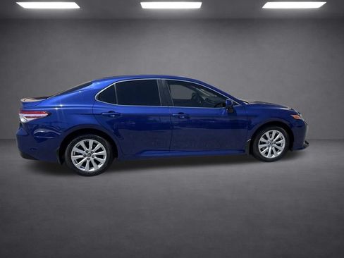 Used 2018 Toyota Camry LE FWD image 18