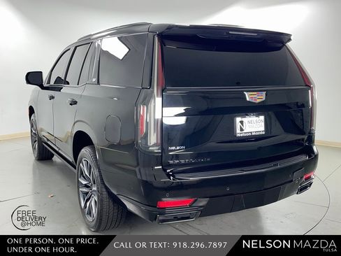 Used 2022 Cadillac Escalade Sport Platinum w/ Heavy-Duty Trailer Package image 8