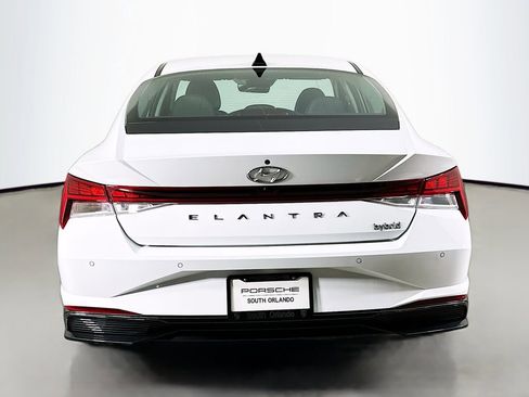 Used 2023 Hyundai Elantra Limited w/ Cargo Package FWD image 10